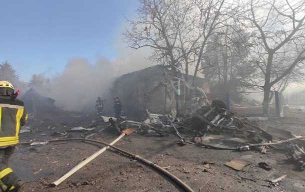 Влучення боєприпасу викликало пожежу в Солом'янському районі: двоє загиблих
