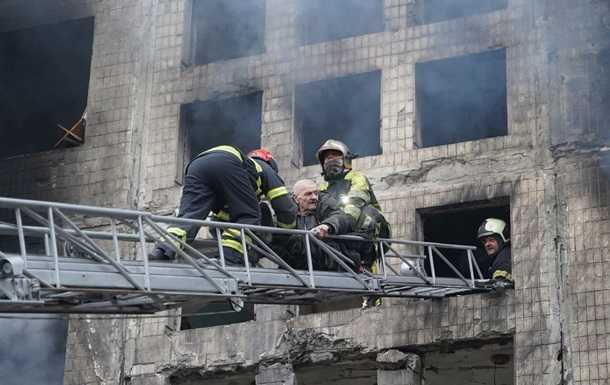 Удар по дому у Києві: є жертва та троє поранених