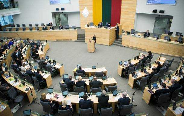 Литва закликала до закриття повітряного простору України