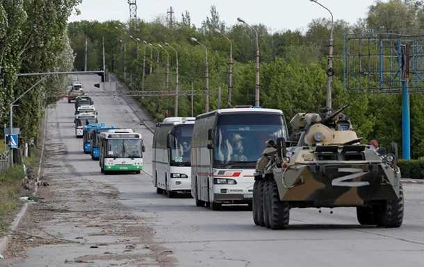 З Азовсталі виїхали сім автобусів із військовими – ЗМІ