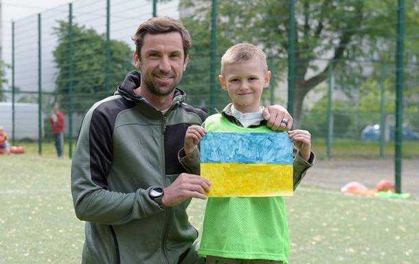 Джонсону передали лист шестирічного підопічного ФК Шахтар