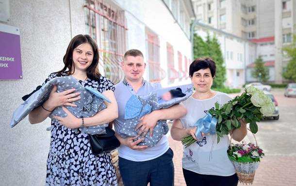 Львівські медики врятували близнюків, які народилися з перехрещеними пуповинами