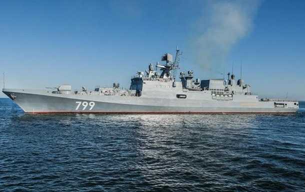 РФ утримує носії ракет у Чорному та Середземному морях