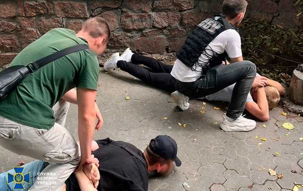 На Кіровоградщині викладачів Льотної академії затримали на хабарі
