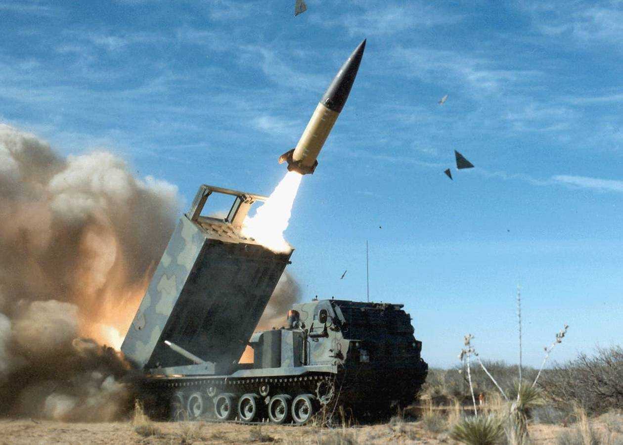 Чому США поки не дають Україні далекобійні ракети ATACMS