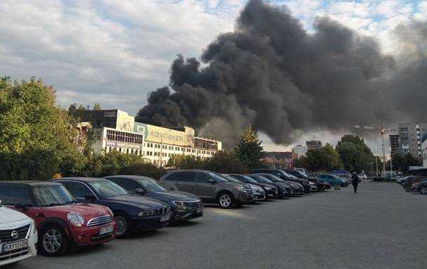 У Львові спалахнула масштабна пожежа
