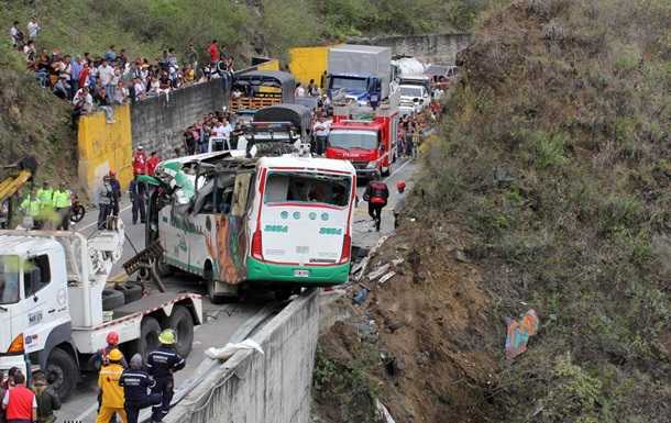 У Колумбії перекинувся автобус: загинуло 20 людей