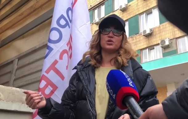 Російська співачка Ольга Бузова попіарилася на гуманітарці у "ДНР"