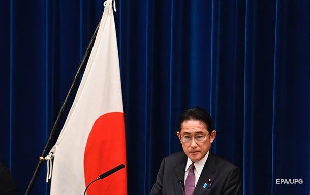 Премьер Японии заверил в твердой поддержке Украины