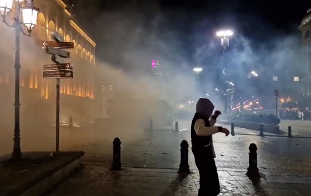 Спецназ разогнал протестующих в Тбилиси