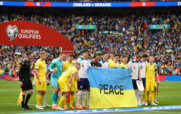 "Пусть победит сильнейший": Кулеба с колегой поспорил об исходе матча Англия - Украина