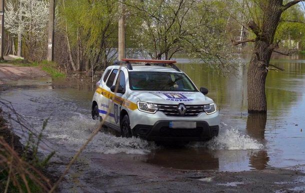 В Киеве несколько вырос уровень воды в Днепре