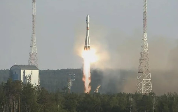 Россия запустила ракету Союз с новейшим спутником