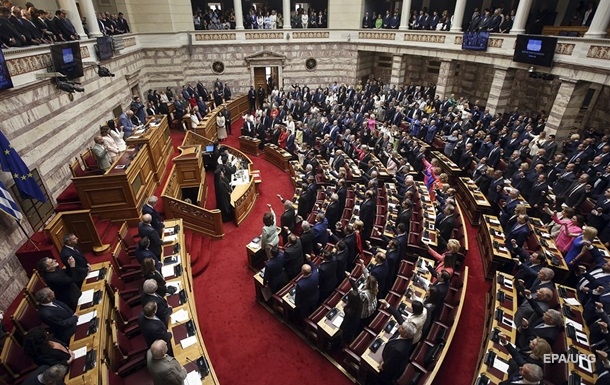 Президент Греции распустила "двухдневный" парламент