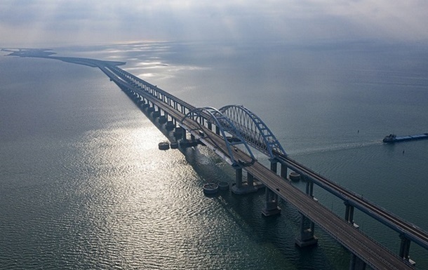 В РФ сообщили о километровых пробках у Керченского моста