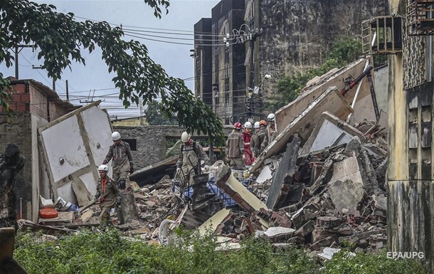 В Бразилии восемь человек погибли из-за разрушения дома