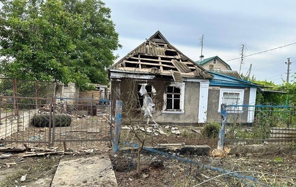 Россияне обстреляли поселок в Херсонской области: погибла женщина