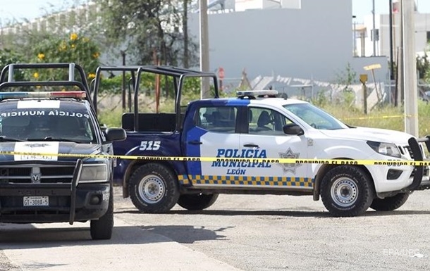 В Мексике члены банды напали на силовиков