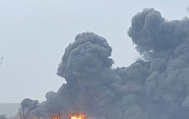 В Севастополе и Феодосии сообщают о взрывах