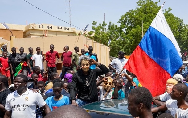 За переворотом в Нигере "уши" России - Подоляк