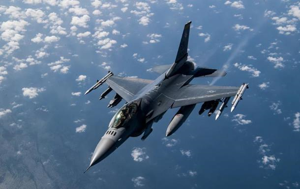 Сформирована первая группа пилотов для обучения на F-16 - Politico