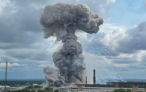 Под Москвой на заводе раздался мощный взрыв