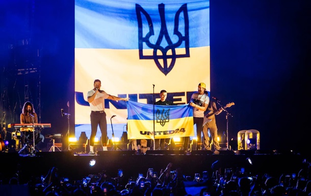 Imagine Dragons во время концерта пригласили на сцену мальчика из Украины