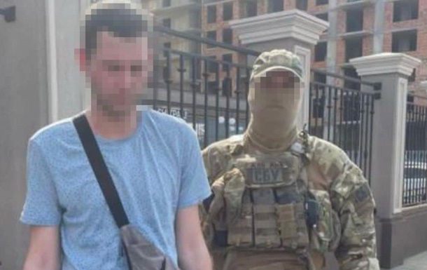 Разоблачен информатор оккупантов, хотевший "взломать" телефон военной ВСУ