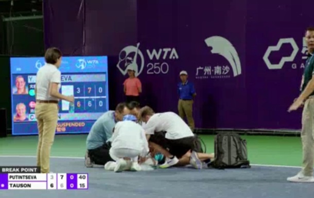 С корта в больницу: теннисистка получила сильный тепловой удар во время игры