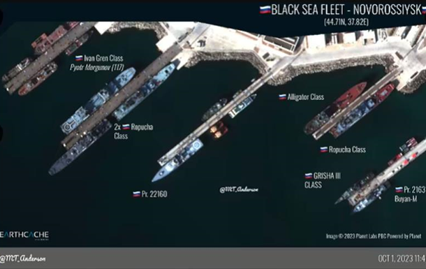 РФ перебросила 14 кораблей Черноморского флота из Крыма в Новороссийск