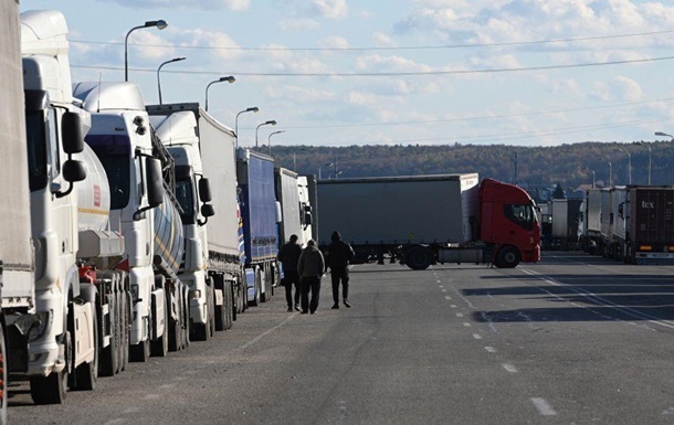 В очереди на границе с Польшей скончался украинский водитель