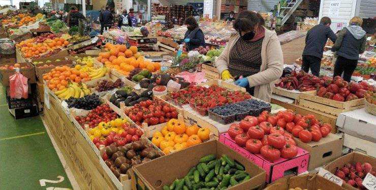 Українські "Бабусі на базарах" продають овочів та фруктів на 35 млрд грн на рік