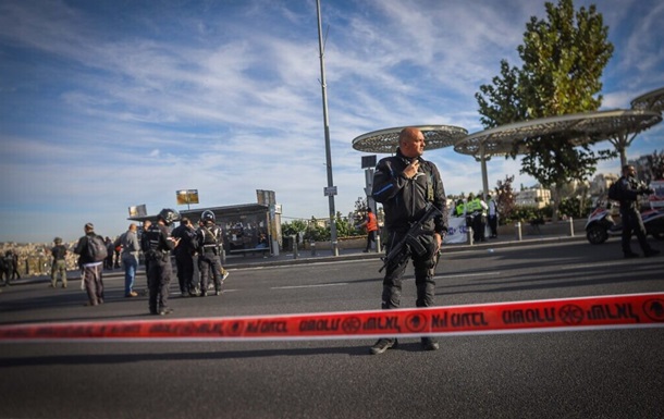 В Иерусалиме на остановке неизвестные убили двух человек, есть раненые