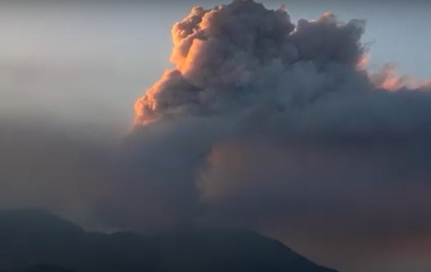 Извержение вулкана в Индонезии: 22 жертвы