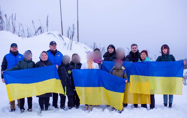 В Украину возвращаются еще восемь похищенных детей