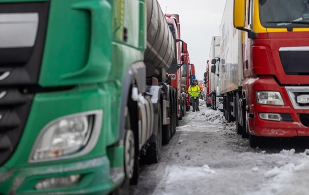 В очередях на границе более 5 тыс. грузовиков - ГПСУ
