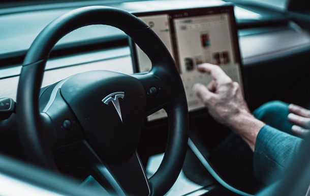 Tesla отозвала более 120 тысяч авто из США
