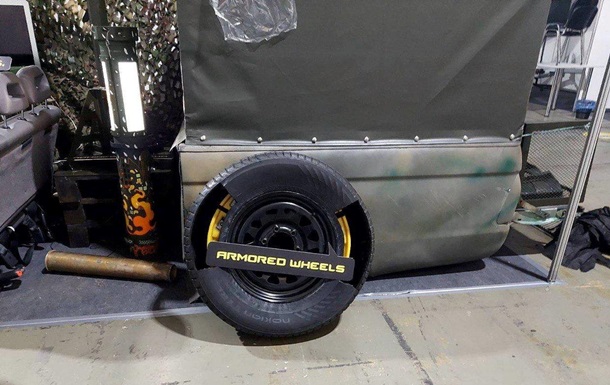В Украине тестируют "бронированные колеса" для боевых пикапов