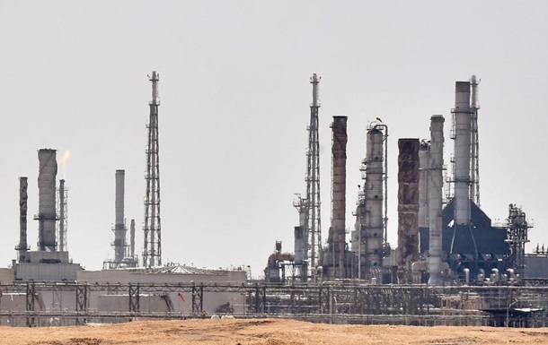 Цены на нефть упали из-за Саудовской Аравии