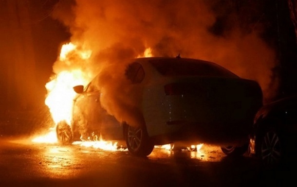 В Одесской области неизвестные подожгли автомобиль военнослужащего
