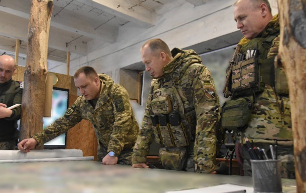 Командующий Сухопутными войсками ВСУ рассказал, где наступают россияне