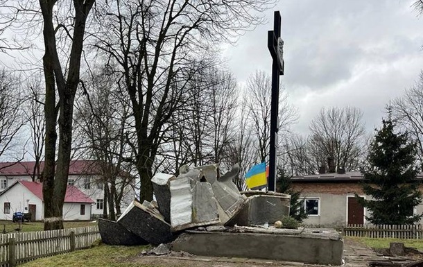Львовщина первой в Украине завершила декоммунизацию
