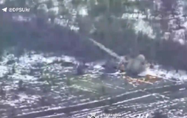 Пограничники показали уничтожение блиндажа и техники РФ FPV-дронами