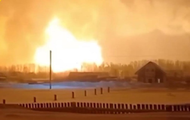 В Пермском крае вспыхнул газопровод и цистерны: в ГУР заявили о причастности.