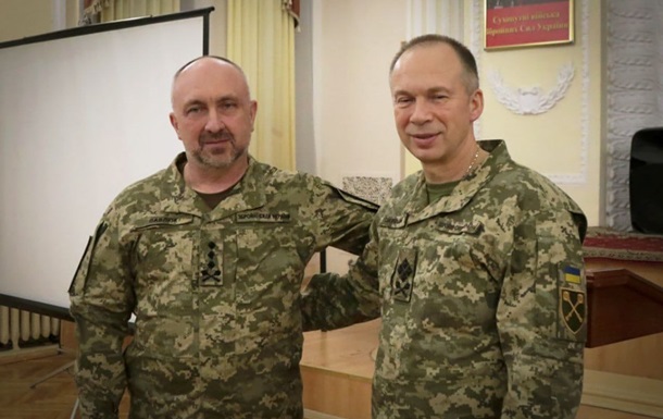 Сырский представил личному составу нового командующего Сухопутными войсками