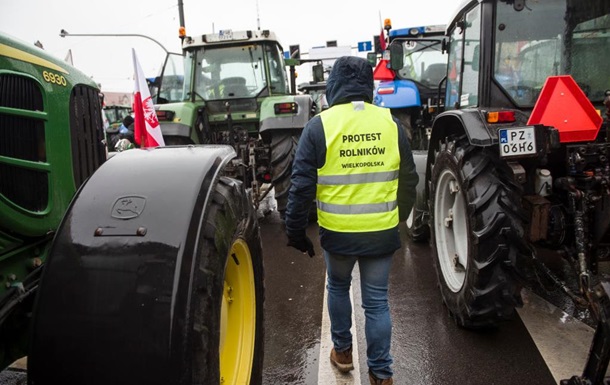 Польские фермеры заблокировали два пункта пропуска