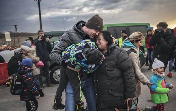 Уменьшилось число беженцев, планирующих вернуться в Украину
