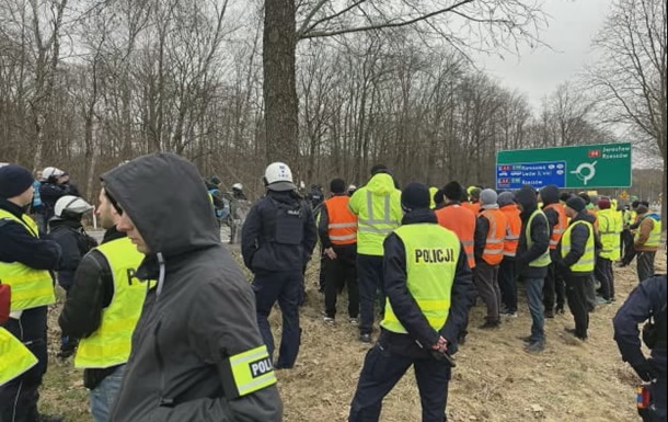 Польская полиция помешала переговорам украинских водителей с митингующими