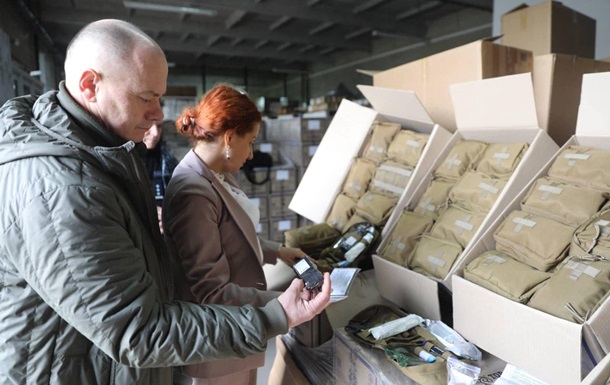 Германия передала Украине партию аптечек для ВСУ