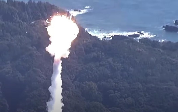 В Японии взорвалась ракета с военным спутником